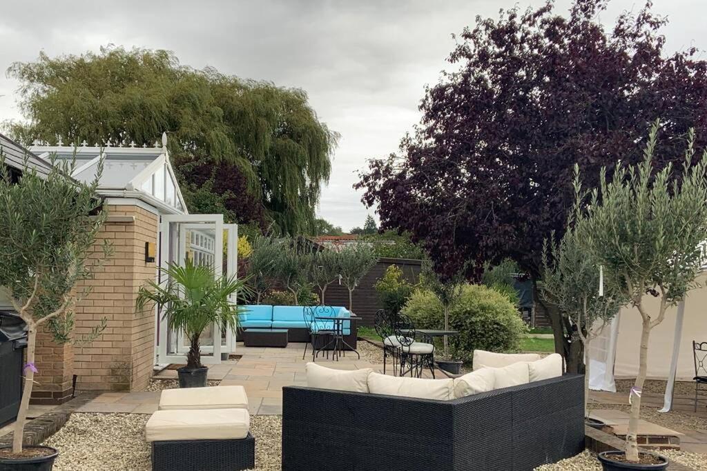 Treetops Cottages & Spa Grimsby Exterior foto
